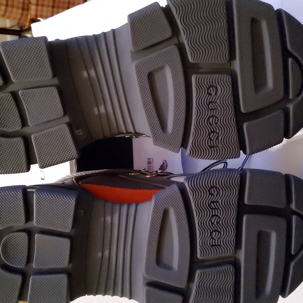 Gucci Flashtreck Sneakers!! NWT!! - Picture 4 of 6